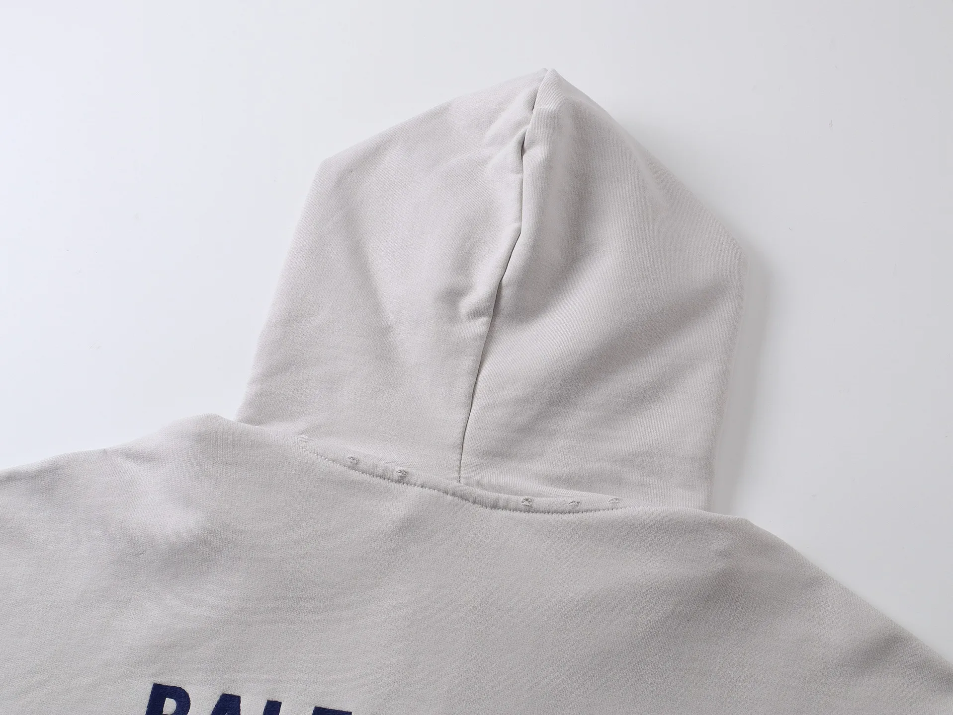 BALENCI*GA . . . . . . 460g . Same Style -Color：Black White -SIZE：Xs S M L 8980#